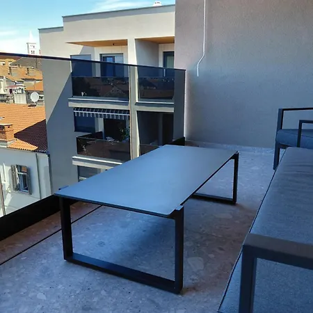 Galerija With Free Parking Lejlighed