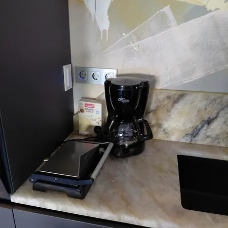 Galerija With Free Parking Lägenhet *