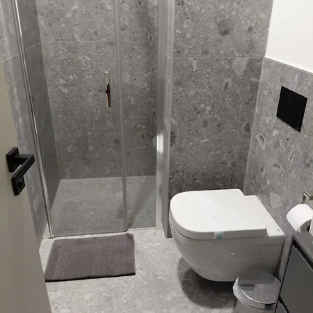 Galerija With Free Parking Lägenhet *