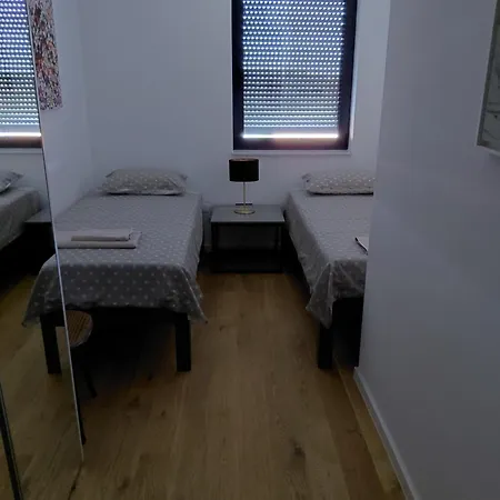 Galerija With Free Parking Lägenhet